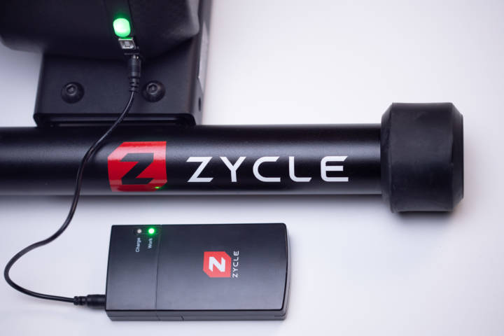 Cyklotrenažér ZYCLE Z Drive USB knektor