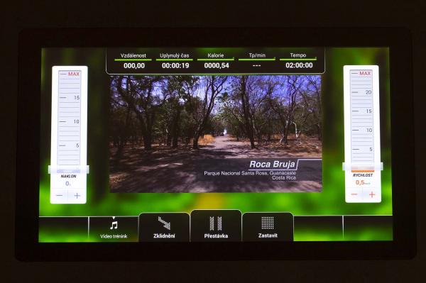 Běžecký pás BH FITNESS INERTIA SmartFocus virtuální trénink