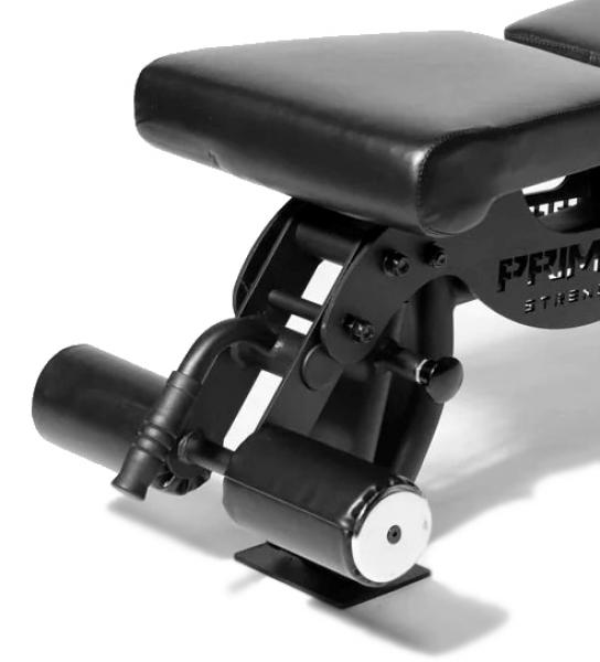 Posilovací lavice na břicho Primal Strength Multi Adjustable Bench with Foot Support položená