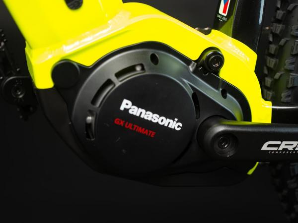 Crussis PAN-Largo 9.8 detail - elektromotor PANASONIC