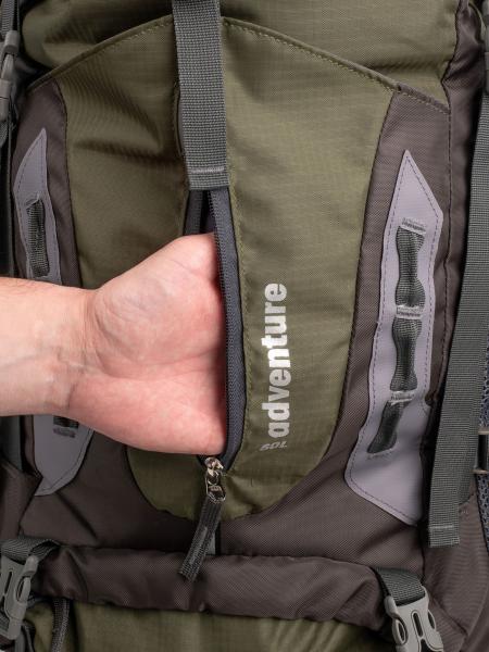 Turistický batoh pro náročnou turistiku ACRA BA 60 l detail kapsy vpředu