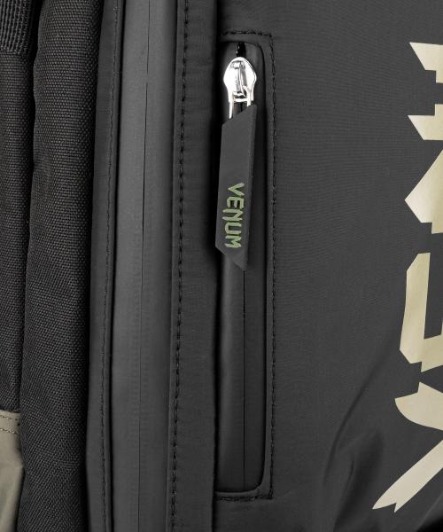 Batoh VENUM Challenger Pro Evo khaki-černá detail povrchu