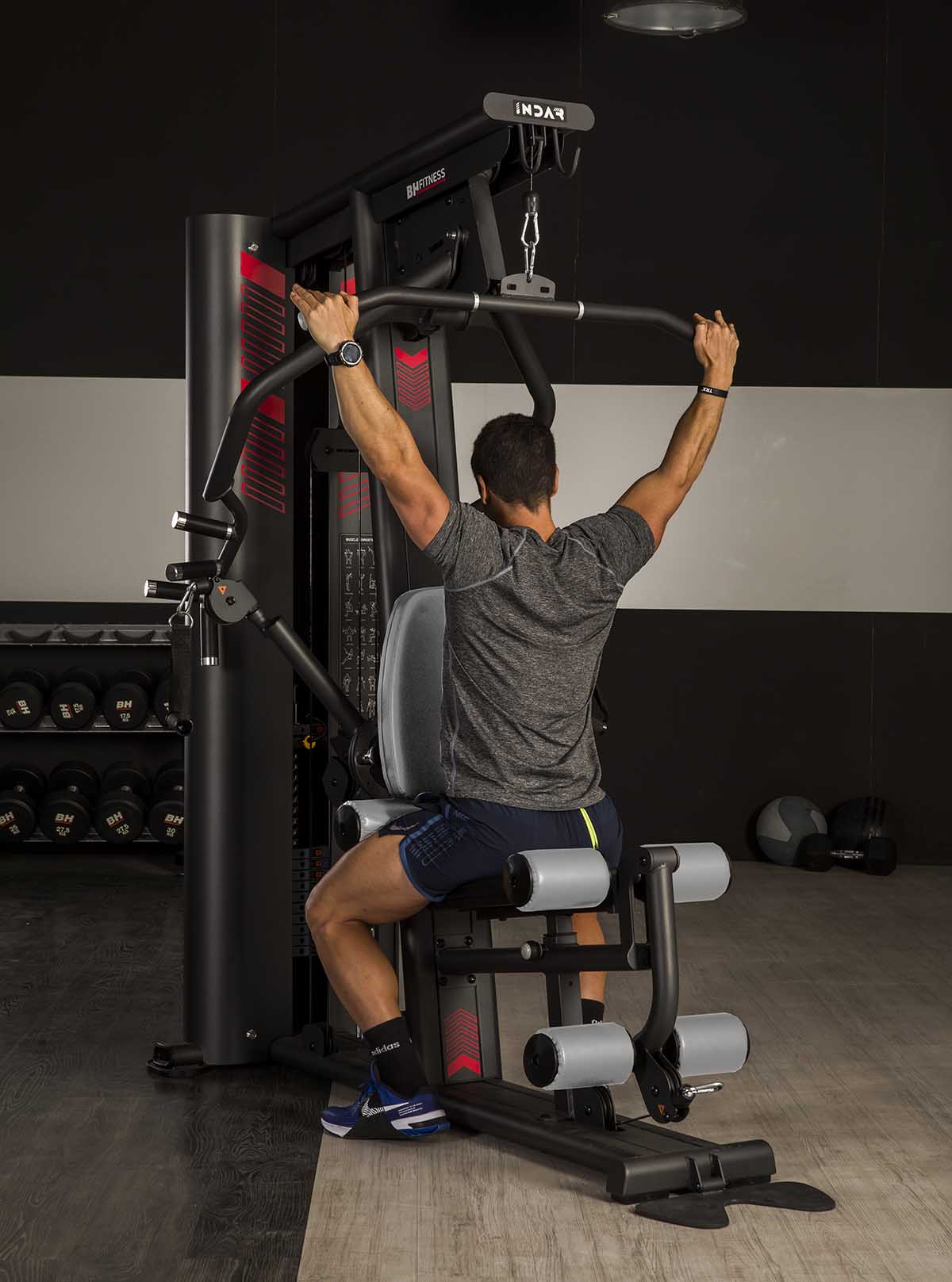 BH Fitness Indar stahování kladky