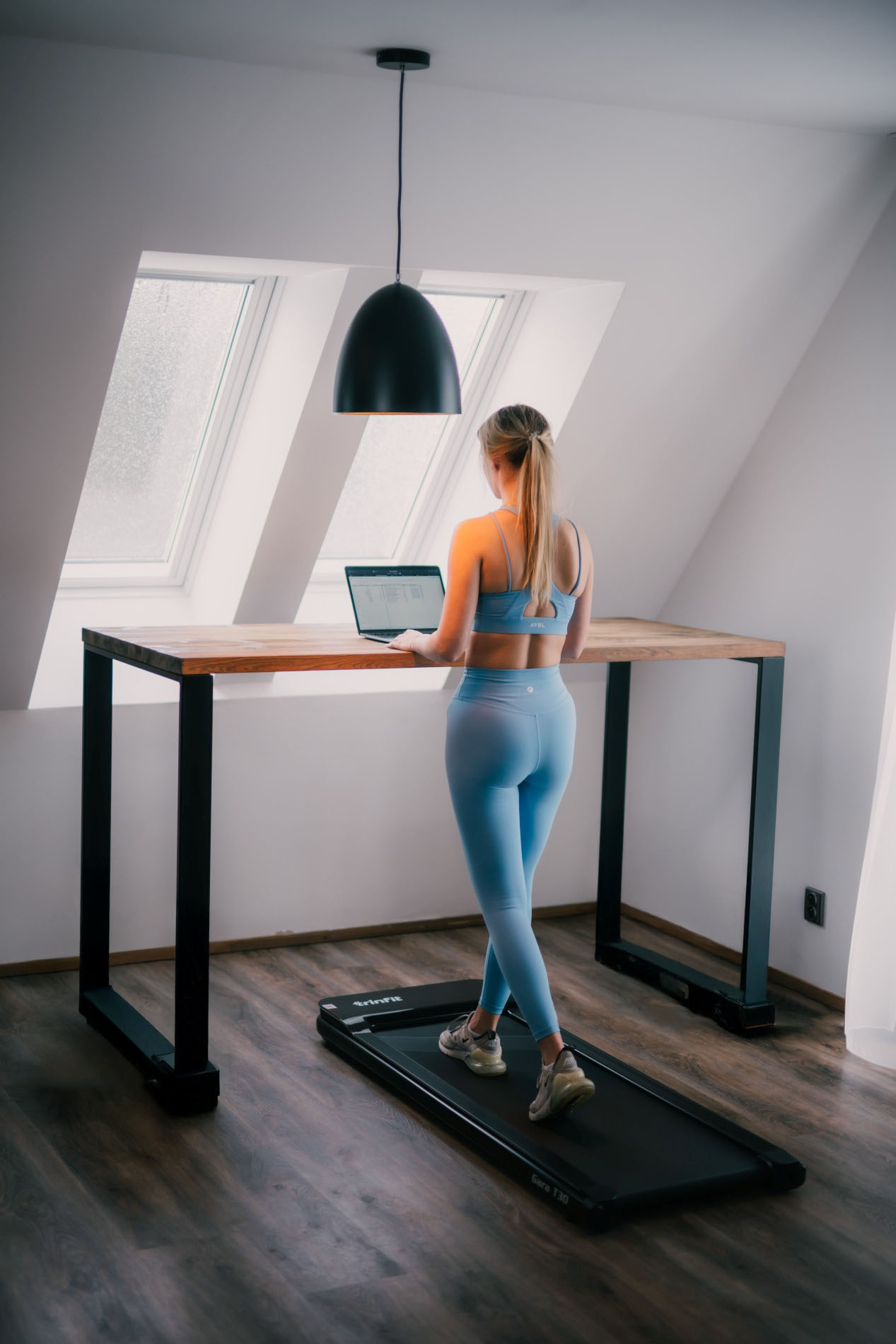TRINFIT Gara T30 pracovní stůl